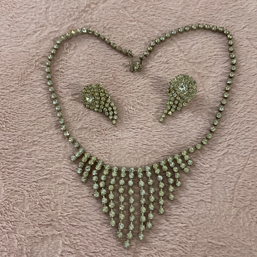 Lovely Vintage Formal Rhinestone Necklace & Earrings